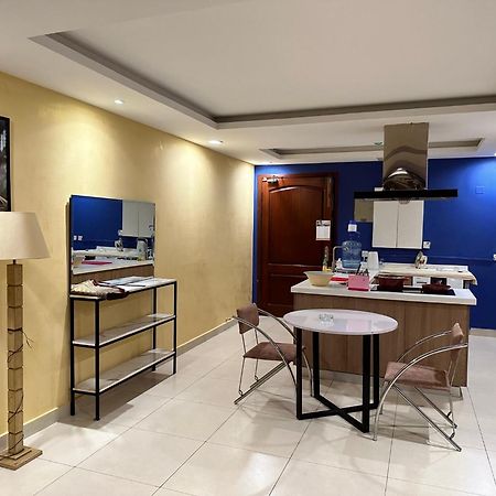 Sunset Luxury Gold Crest Mall Residency Lahore Esterno foto