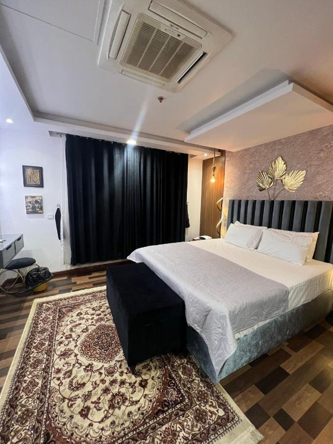 Sunset Luxury Gold Crest Mall Residency Lahore Esterno foto