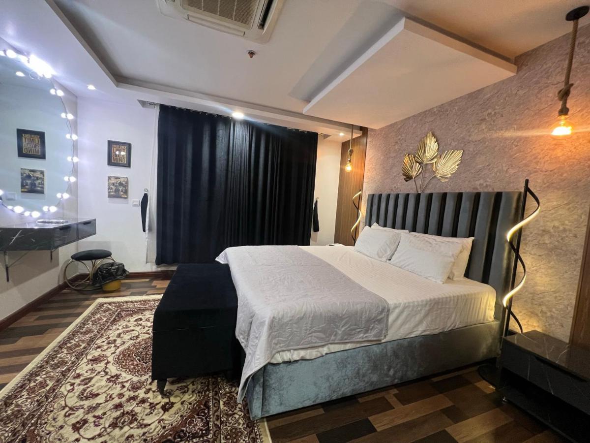 Sunset Luxury Gold Crest Mall Residency Lahore Esterno foto