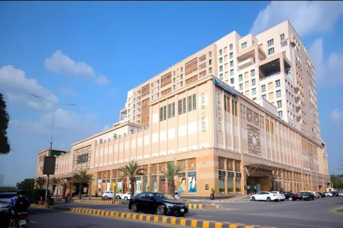 Sunset Luxury Gold Crest Mall Residency Lahore Esterno foto