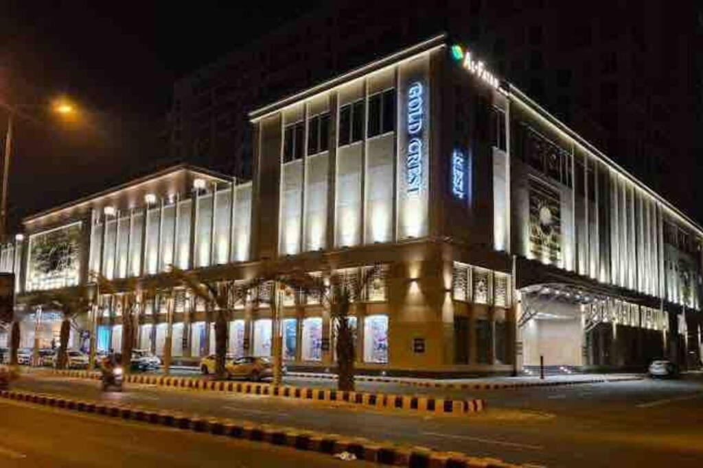 Sunset Luxury Gold Crest Mall Residency Lahore Esterno foto